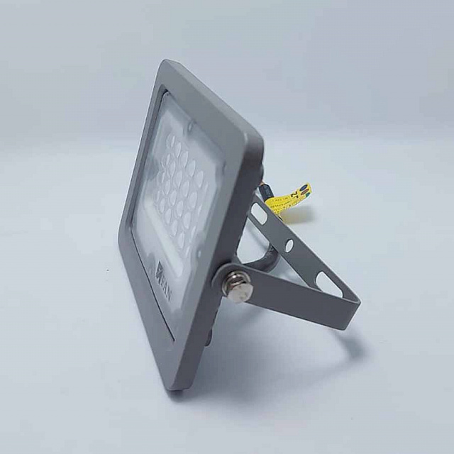 Прожектор светодиодный ip65 FAN 20 Ватт