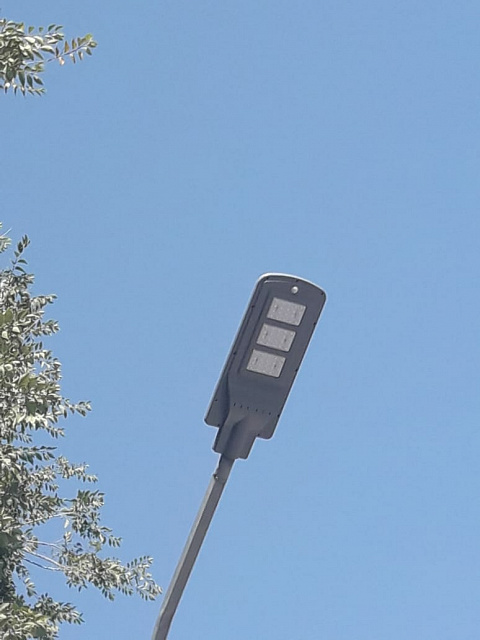 Уличный светильник с солнечной батареей 80 ватт.  