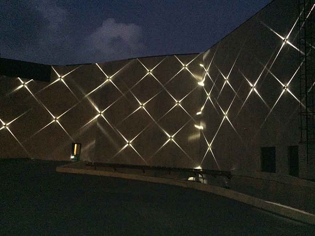 Солнечная станция для архитектурной подсветки зданий