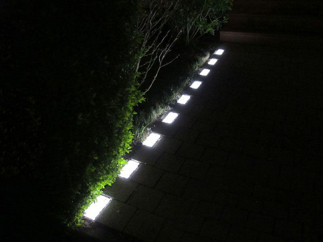 Тротуарная плитка светящаяся под камень 200*200*60